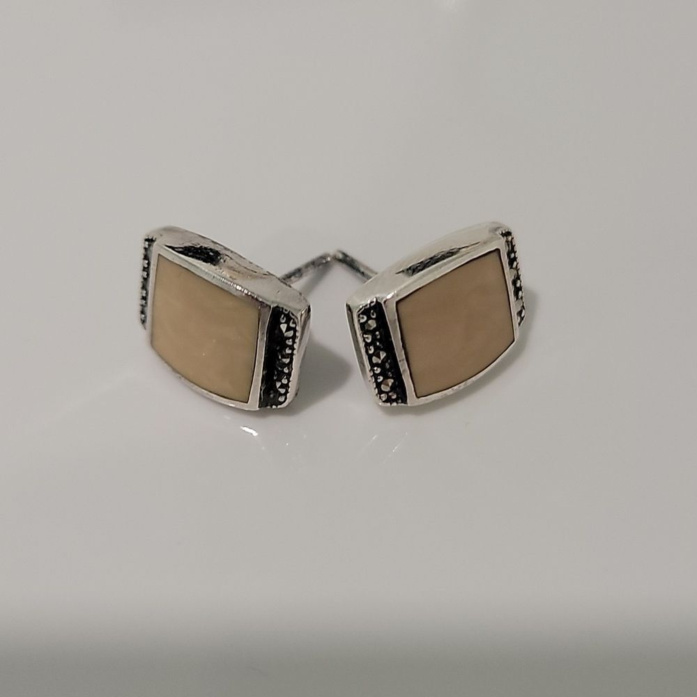 Silver Earings and Pendant Set - Picture 3 of 6